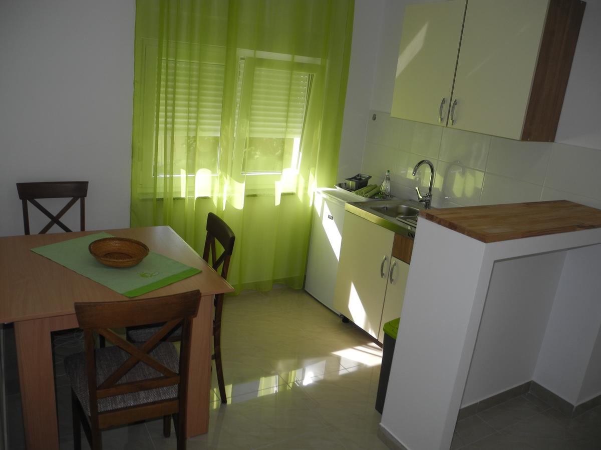 Apartments Nives Crikvenica Eksteriør bilde